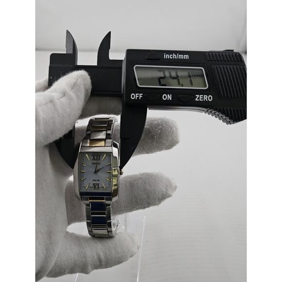 Ladies Seiko Solar V115-0CR0 Quartz Watch New Solar Battery Runs Great MSRP $175 - Picture 10 of 13